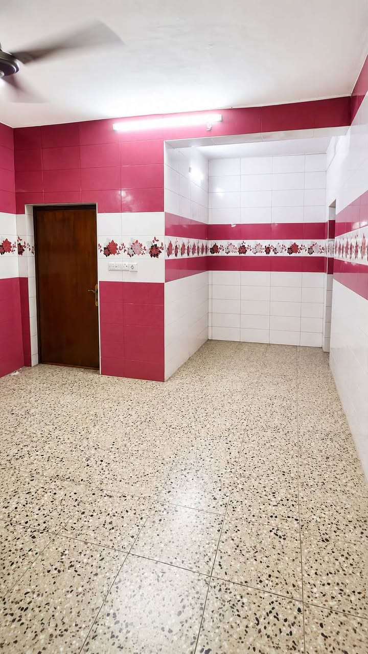 بيت للبيع
طابق واحد
مكون من 
استقبال+مطبخ حار وبارد+حولي او هوال +مسلك+صحيات داخليه+غرف ثنين+صحيات خارجية+طرمة جبيرة 
المساحة200متر البناء واجهيه7 نزال 21
الدوره الكفائات الزراعي طابو زراعي سند 25 البناء 
البناء نضيف كلش ومبين كدامكم
للتواصل الرقم ***********
الواتساب ***********
