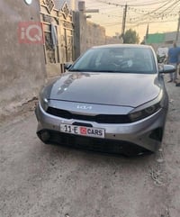 سيارة للبيع كيا فورتي 23 LXS الون فيلي   4 سلندر محرك 2000 دوش كير اوت...