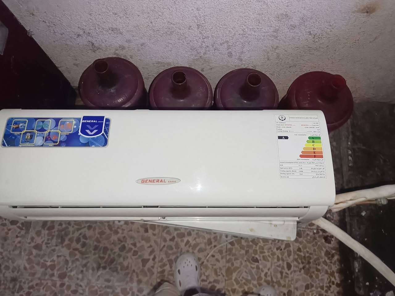 سبلت جنرال
واحد طن مستخدم كامل هوا اغراض يعني بس اشد حته غازه بي سعره ١٧٥
تواصل ع هذا رقم 
***********
