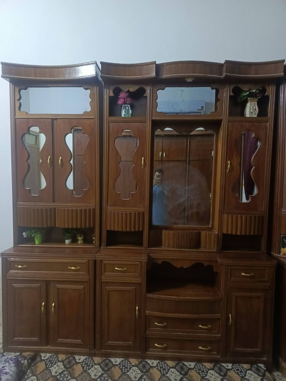 سلام عليكم من رخصت دمن وافق غرفه حطاطه للبيع سعر مليون وميتين وبيه مجال ***********

