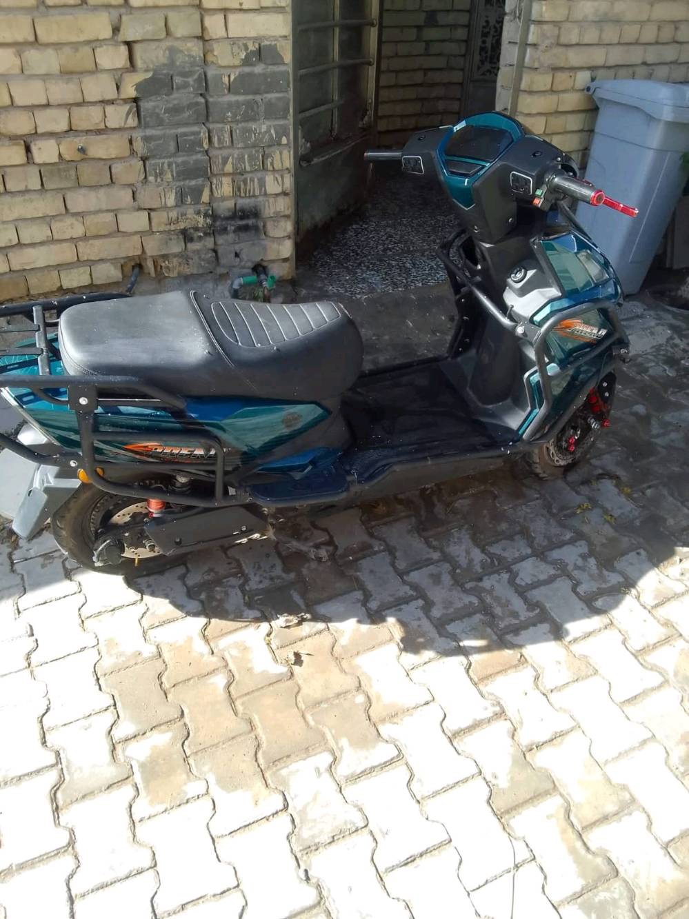دراجه سكنس شحن مدرعه للبيع مكان بغداد الحريه الملف 3800 البطاريات6 كرافين الفولتيه 72 السعر790 وبي مجال نقصها فقط شاحنه و  وبوبرين تصليحه وشده ب10الاف لشراي يجي خاص