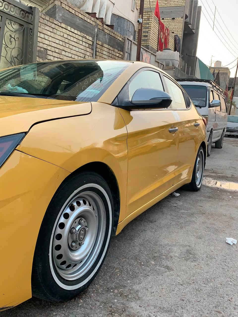 السلام عليكم 
سياره النترا موديل 2020 للبيع وارد امريكي محرك دوش اقتصادي المرغوب كير At سياره خير من الله صدر نظيف غرفتها نفس ما بالصوره واحلى بيها ضربه بالبنيد والجاملغ الامامي جهة السايق تعمير مو تبديل بدون دواخل شواصي نظيفه لغود نظيفه لا تعمير ولا شي كهربائيات فول تحكم ستيرن تبريد خير من الله كامره خلفية بيها طخه خفيفه بحافة باب السايق سياره نفس ما بالصوره رقم انكليزي مصفره هيئة وغرامة تاخذها كامله مكمله تحويل ثاني يوم 
السعر 120 وبيها مجال بسيط كلش 
للتواصل *********** متوفر واتس اب 
مو شراي رجاءاً لا تكسر بحاجة العالم
