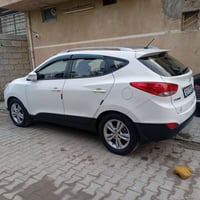 توسان موديل 2013 خليجي محرك 2000 دوش السيارة مكفولة من طخة جاكوج بيها ...