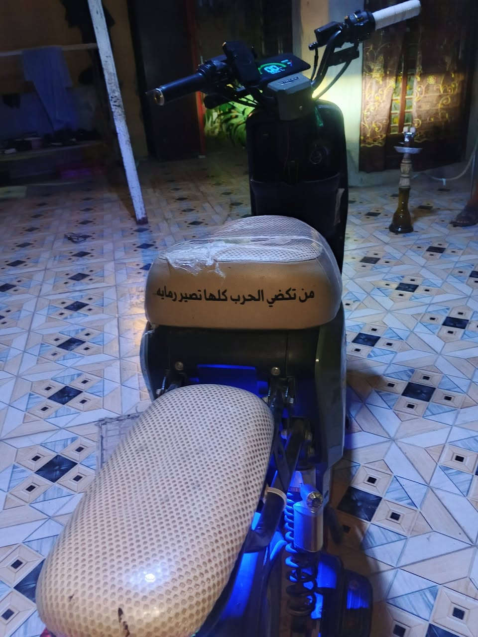 سلام عليكم R9 موديل 2025 دراجه كفاله عامه زنون عالي ناصي بلوتوث
دوشمه جديد دراجه تخبل باتريات جدد تمشيك 50 كيلو 
السعرر 400$ وبيها مجال 
العنوان بغداد بسماية 
رقمي الهاتف: ‏‪***********‬‏متواجد واتس اب
