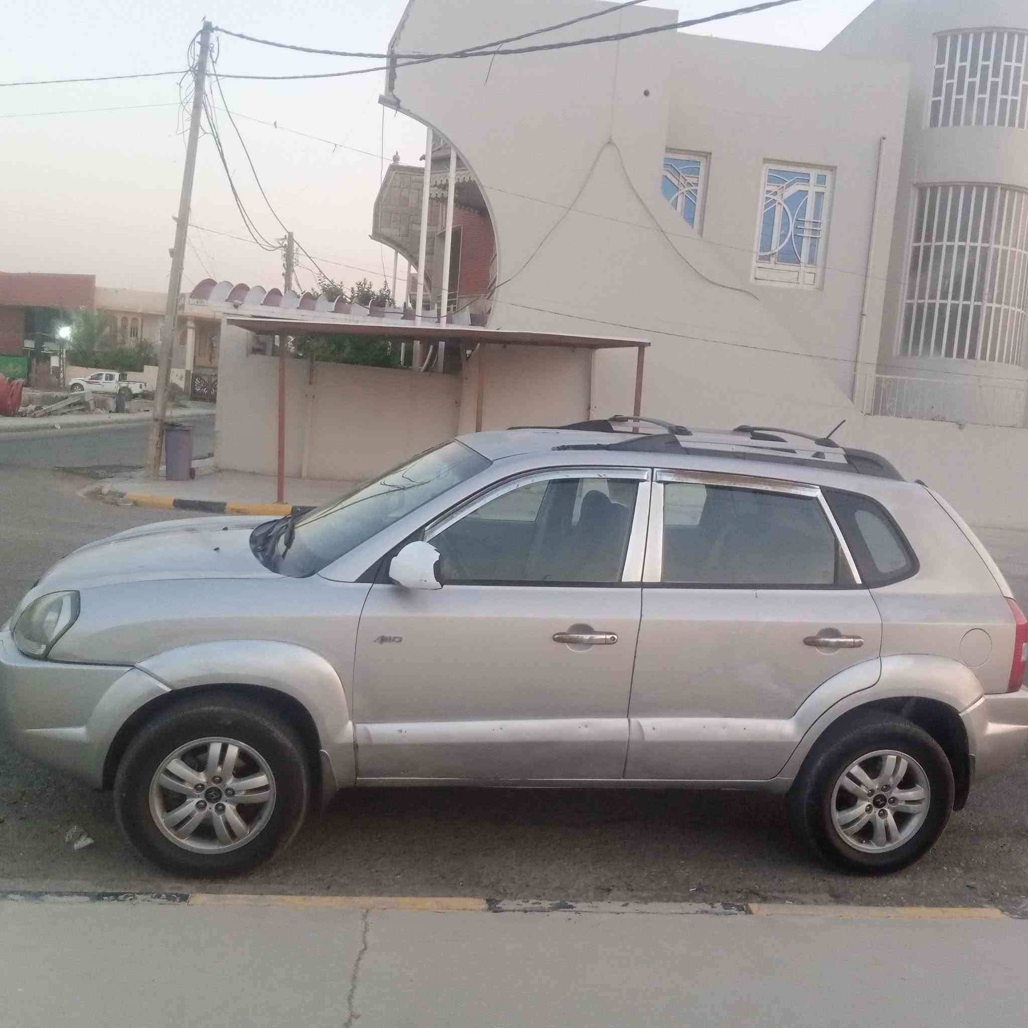 توسان للبيع
رقم بغداد بسمي 
مكينه 2700
موديل 2007
خير من الله البريد ثلج
تحويل مباشر 
اتصال ***********
