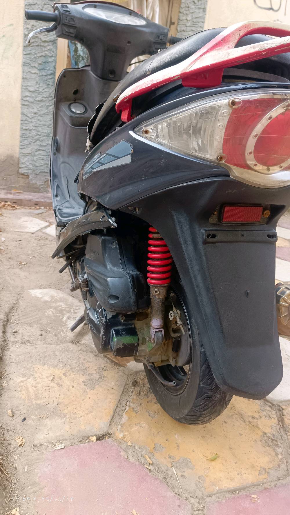 دراجه جي فور  الدراجه جاهزهه مكينه ناعمه المكينه مفتوحة عوزه ترتيبات السعر 180وبيه مجال مكاني ناصريه للاتصال***********واتساب