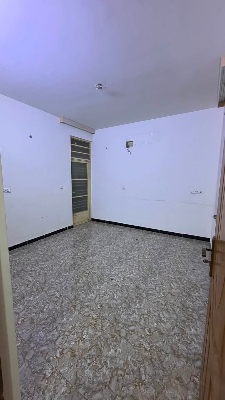 مـشـتـمـلات للإيـجـار ( في السيديه ) ( طابق ارضي كل مشتمل معزول عزل تام)
📍 السيديه - مربع الاربعميه - قرب الشارع التجاري 

🔷مساحه 125 متر لكل مشتمل 
🔷غرفتين نوم وصاله ومطبخ وخدمات صحيه 

🔷السعر : 650 الف 
🔷السعر : 700 الف 
______________________________________

‎للاستفسار اكثر : ***********
