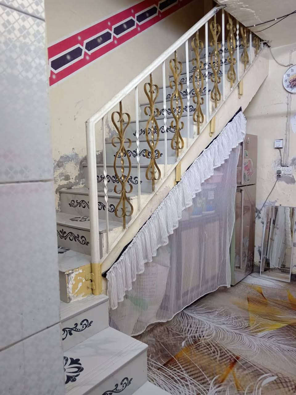 🏠 بيت للبيع – مستعجل 🏠
السلام عليكم ورحمة الله وبركاته

📍 الموقع: مدينة الصدر – شارع الفلاح – قطاع 30
📌 الموقع المميز: أول بيت بالفرع وعلى شارع الفلاح مباشرة

🏡 تفاصيل الدار:
• المساحة: 144 م²
• طابقين
• الطابق الأول: استقبال + هول+غرفة+حولي + مطبخ + صحيات
• الطابق الثاني: 3 غرف
• موقع مميز وسهل الوصول

💰 السعر: عند الاتصال أو المراسلة

📞 للاستفسار والتفاصيل:
***********

🔴 البيع مستعجل
