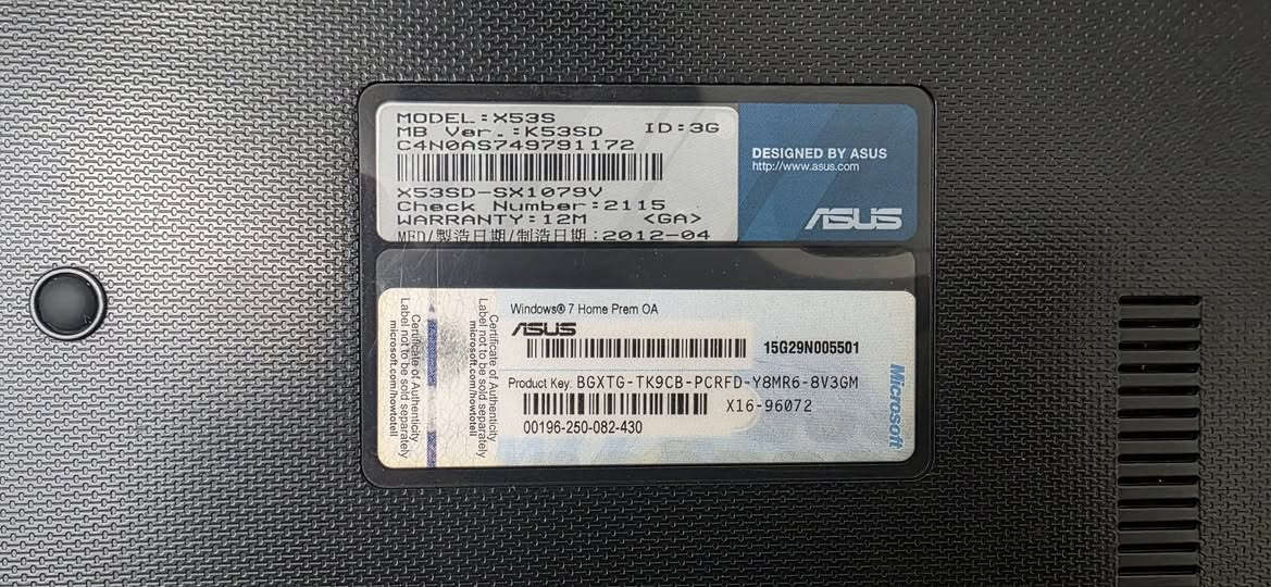 ASUS X53S • متكسر • قطع غيار