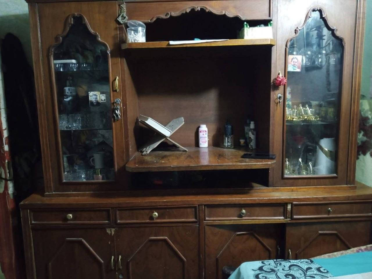 بوفيه معرض للبيع المكان البياع الشهداء السعر خاص للتوصيل رقم ***********
