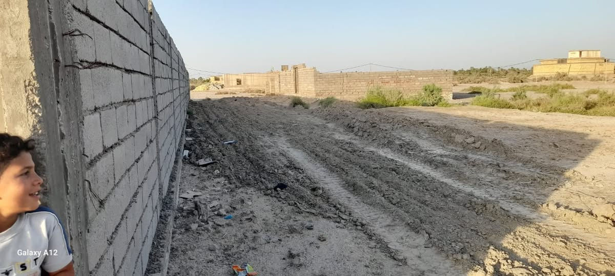 قطعه زراعي للبيع
مساحه 800 متر 

حي الجوادين فرع المدرسه الصينيه 

محدده بسياج بلوك 

كافه الخدمات متوفر كهرباء ماي مجاري 

سعر 38 وبيه مجال للشراي 

لاستفسار والتواصل خاص او على الارقام لتاليه

منتظر حازم :  ***********

نستقبل كافه العروض الطابو والزراعي بيع وشراء في جميع مناطق سوك الشيوخ في مكتب الأمير للعقار  حي الجوادين قرب الصيدليه مباشرتا

نص مكتوب في الصور:
- Galaxy A12