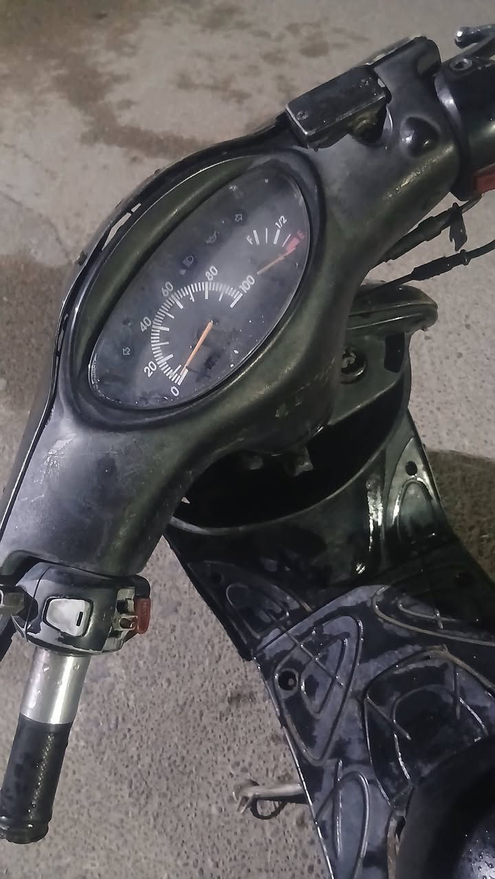 اكزز فحل خطين كلشي مابيه تعال وفحص مستعجل سعر 180الف ***********
