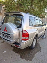 باجيرو • ٢٠٠٨ • مكينة ٣٠٠