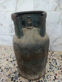 قنينة عراقية للبيع السعر 55 بغداد الطي 07716636377