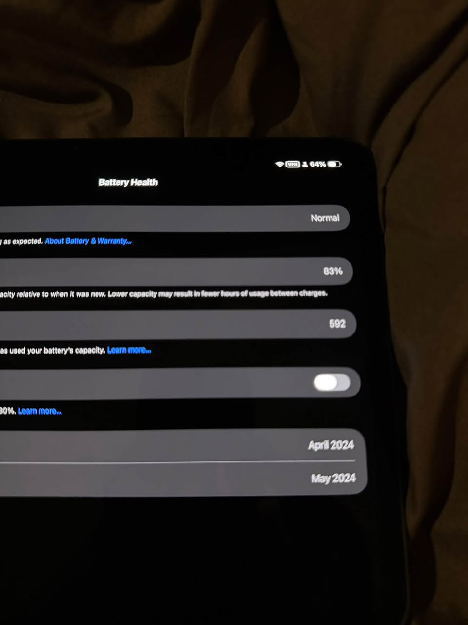 ايباد M4
مكفول من خدوش الشاشه

بطاريه 83🔋

ذاكره 256

حجم 11 inch

سعره 950 قفل 

مكاني كوت 

واتساب ***********

نص مكتوب في الصور:
- VPN 64% Battery Health Normal as expected. About Battery & Warranty... 83% acity relative to when it was new. Lower capacity may result in fewer hours of usage between charges. 592 as used your battery's capacity. Learn more... 30%. Learn more... April 2024 May 2024