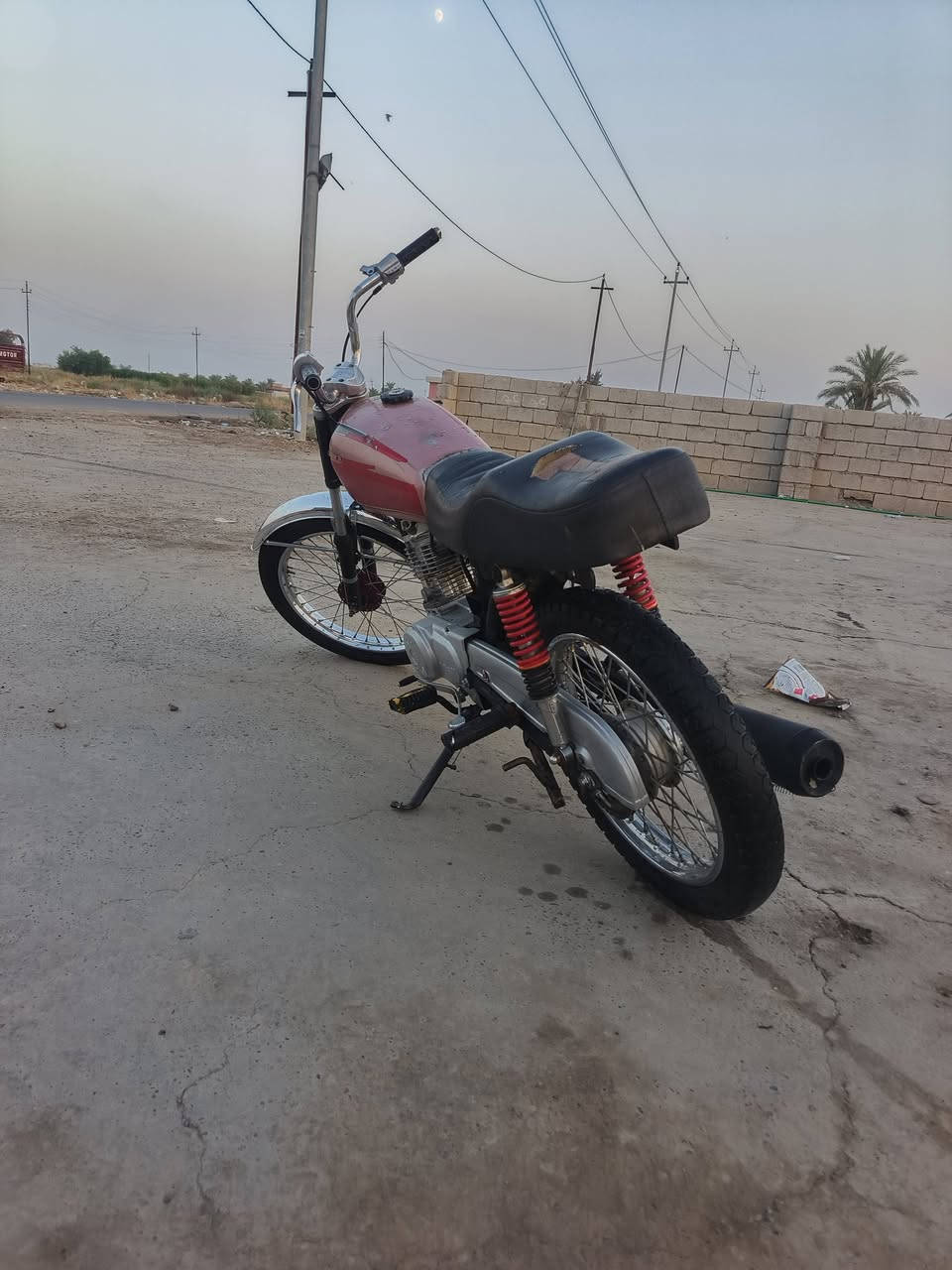 سلام عليكم لبيع دراجه نامه شلامجه موديل 24السعر350وبيههه مجال مكان امكيشيفه رقم*********** خاص مفتوح
