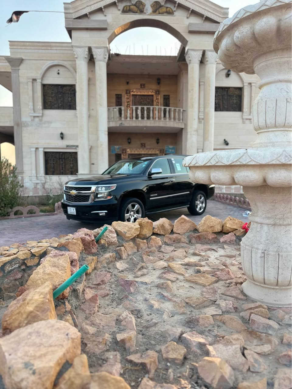 تاهو موديل 2015 خليجي كفاله عامة فول مواصفات 
فتحة سقف كشنات كهرباء جنطة كهرباء كرسي هزاز رادرات هواي مواصفات ماذاكرهن  
تخم تاير جديد مكينة كير كفاله عامة حتى كتلوكات شركة موجودة
رقم بغداد بسمنا تحويل ثاني يوم 
مكاني البصرة / قضاء المدينة 

رقم الهاتف *********** 
السعر 300 وبيها مجال حق جية البصرة, العراق
