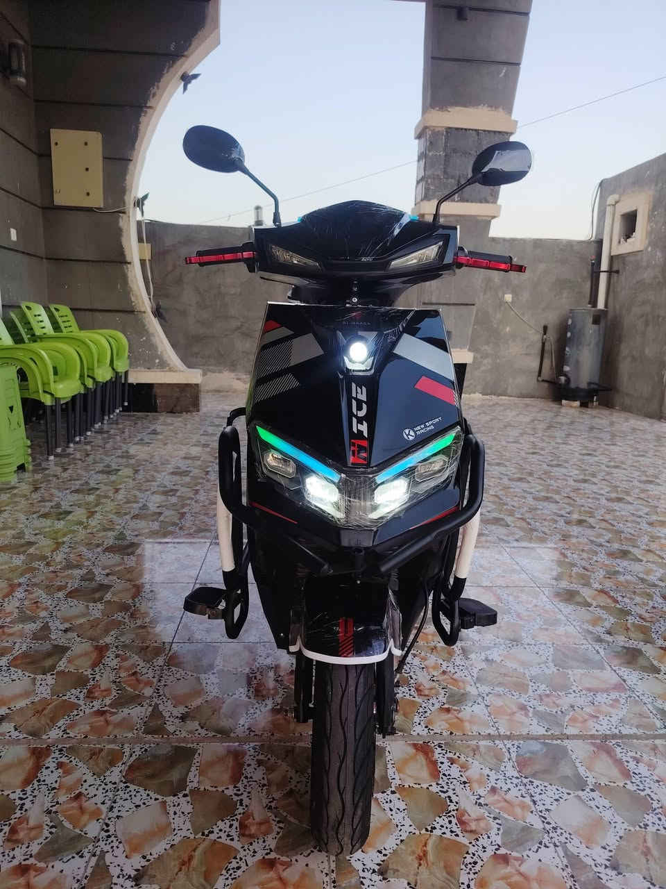 السلام عليكم
دراجه شركة الماسه 💎الشبح 
موديل2026
موطور بالكارتون جديد مستخدم 
(اخو الزيروو مستخدم شي قليل  
(بطاريات عدد 6 على فحص ) 
فول مواصفات  «ملف 3500W>
(نظام  R) (نظام P)
(مخرج شحن USP) 
(سرعة 99) (سرع 4)
(مثبت سرعة) 
لايت زنون عالي ناصي 
اشاير يمنة يسرة دبل اشارة
السعر650الف 
الموقع الفلوجه
الاستفسار :***********
