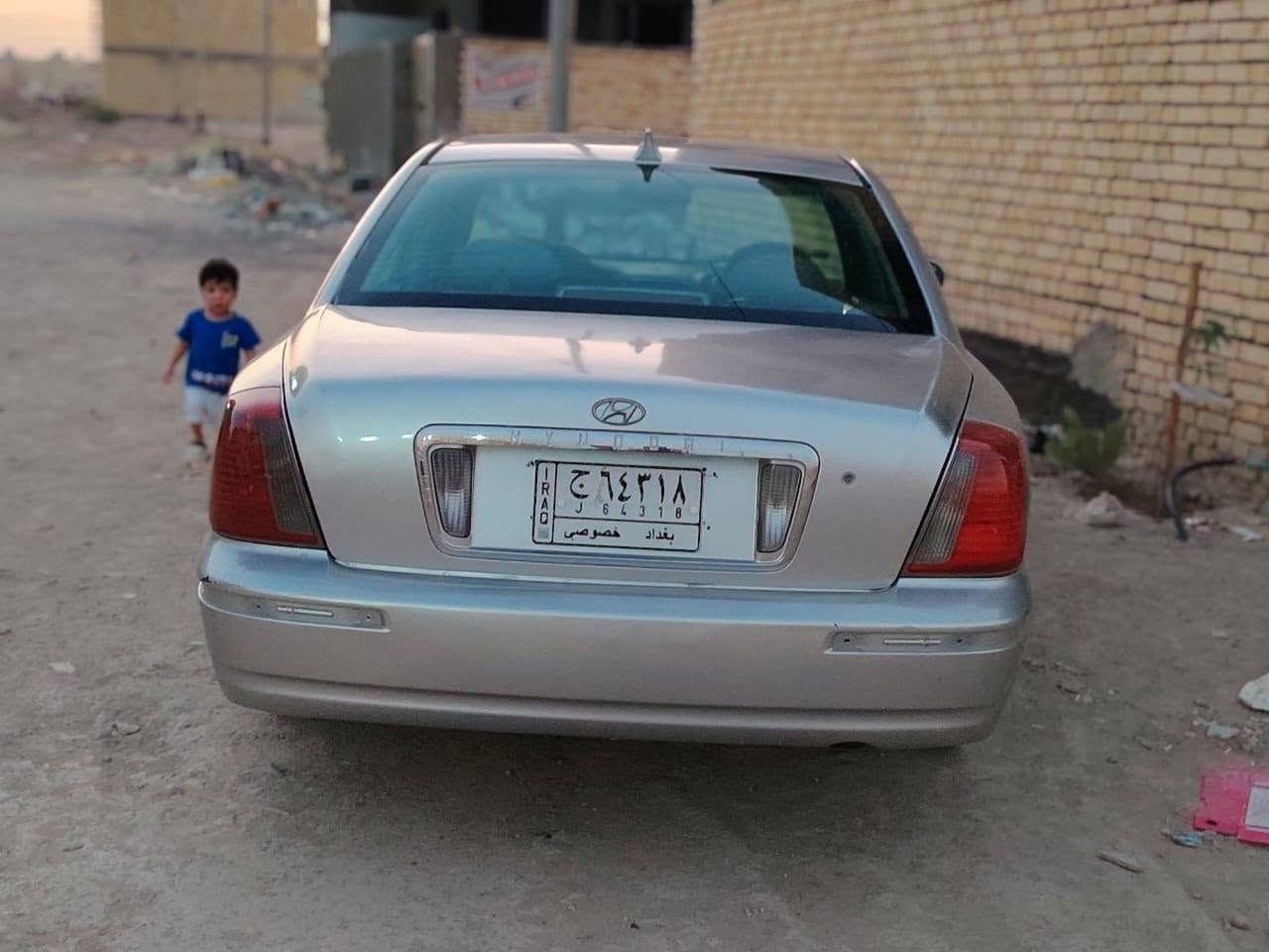 سلام عليكم شباب سوناتا موديل ٢٠٠٤ مكفوله من الضربه والگص والنقل بس مصبوغه جماليه فقط  تبريد شغال وأي نقص ما بيها السيارة سعرها ٦٠ ورقه وبيها مجال بسيط ***********
