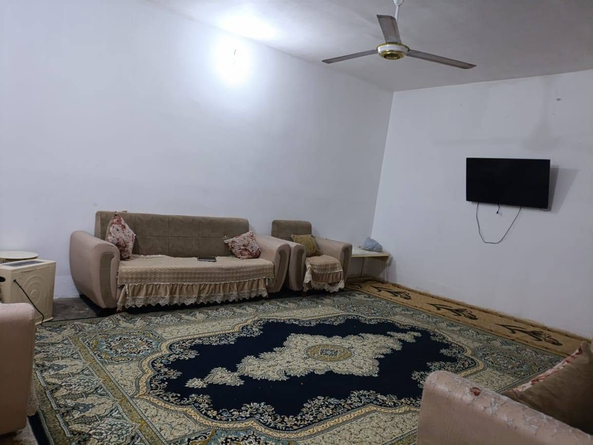 بيت للبيع في كاريز خوار ١٥٠ متر
بيهه غرفتين وومطبخ وصحيات كما موضح في الصور
سعر ٢٧ وبي مجال 

للاستفسار ***********
