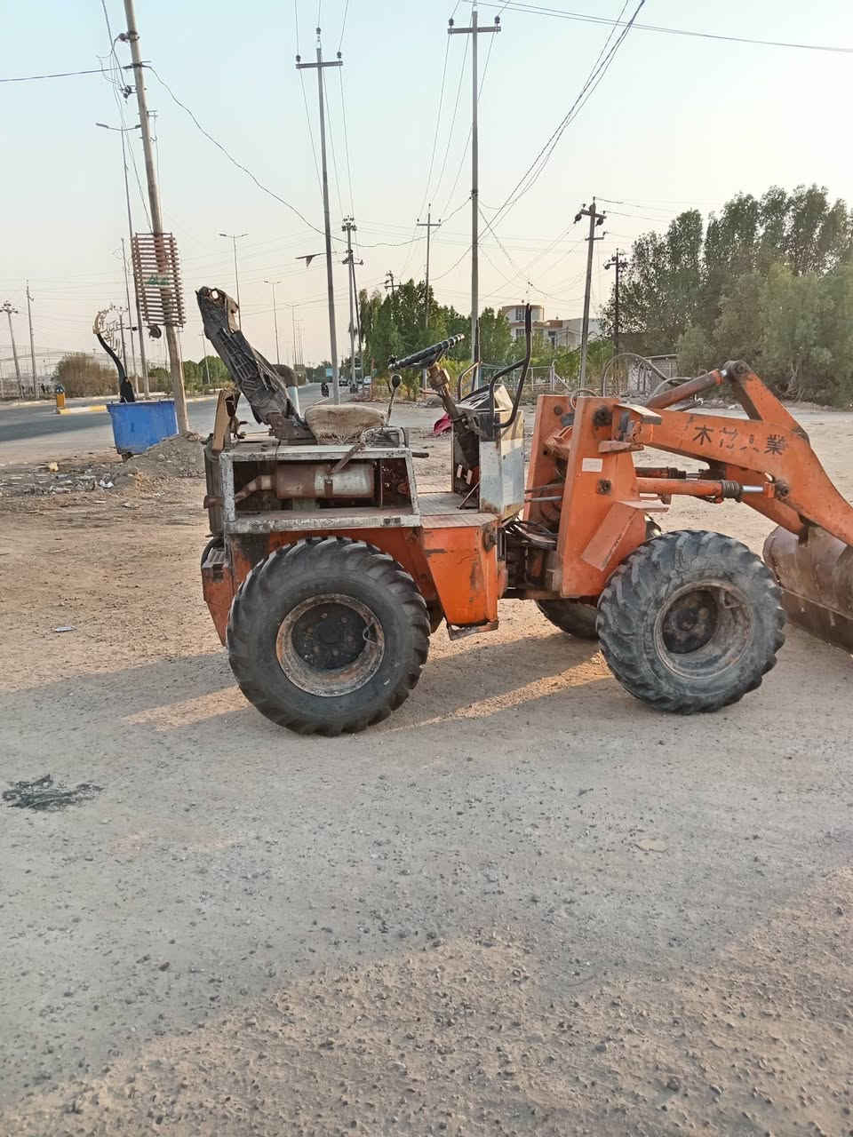 شفل هيتاشي للبيع حجم ٢٠ رقم قادسيه انكليزي بسمي المكان ديوانيه قضاء الشنافيه للتواصل ***********
