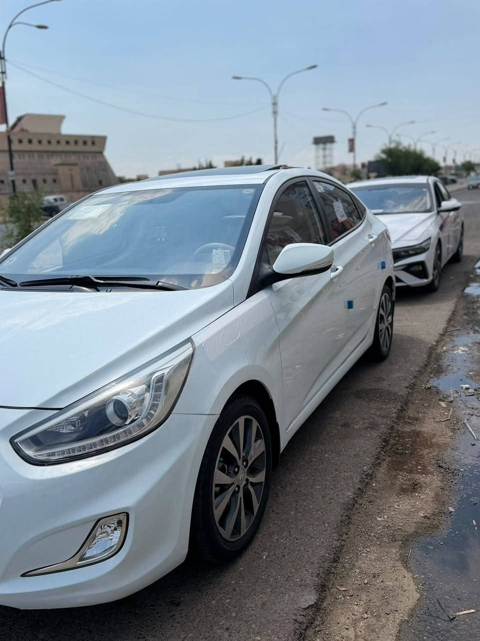 🚘اكسنت مضلع
🚘 لون: أبيض
🚘حالة: فول مواصفات + فتحة سقف موصفات ابلو 
🚘 السيارة نظيفة بدون صبغ 
🚘 محرك وگير بحالة ممتازة ✅
🚘 كير شرط 
🚘 محرك 16 شرط
🚘 سيارة بسمي شرط التحويل
🚘 تبريد ثلج 
🚘 ويل كروم
🚘 موديل 2014 
🚘 إشارات بالمري
 🚘  رقم أربيل جديد 
🚘 ماشية 75 الف
الشراي يتصل على الرقم
***********
📌 سيارة جاهزة بدون أي مصاريف إضافية

