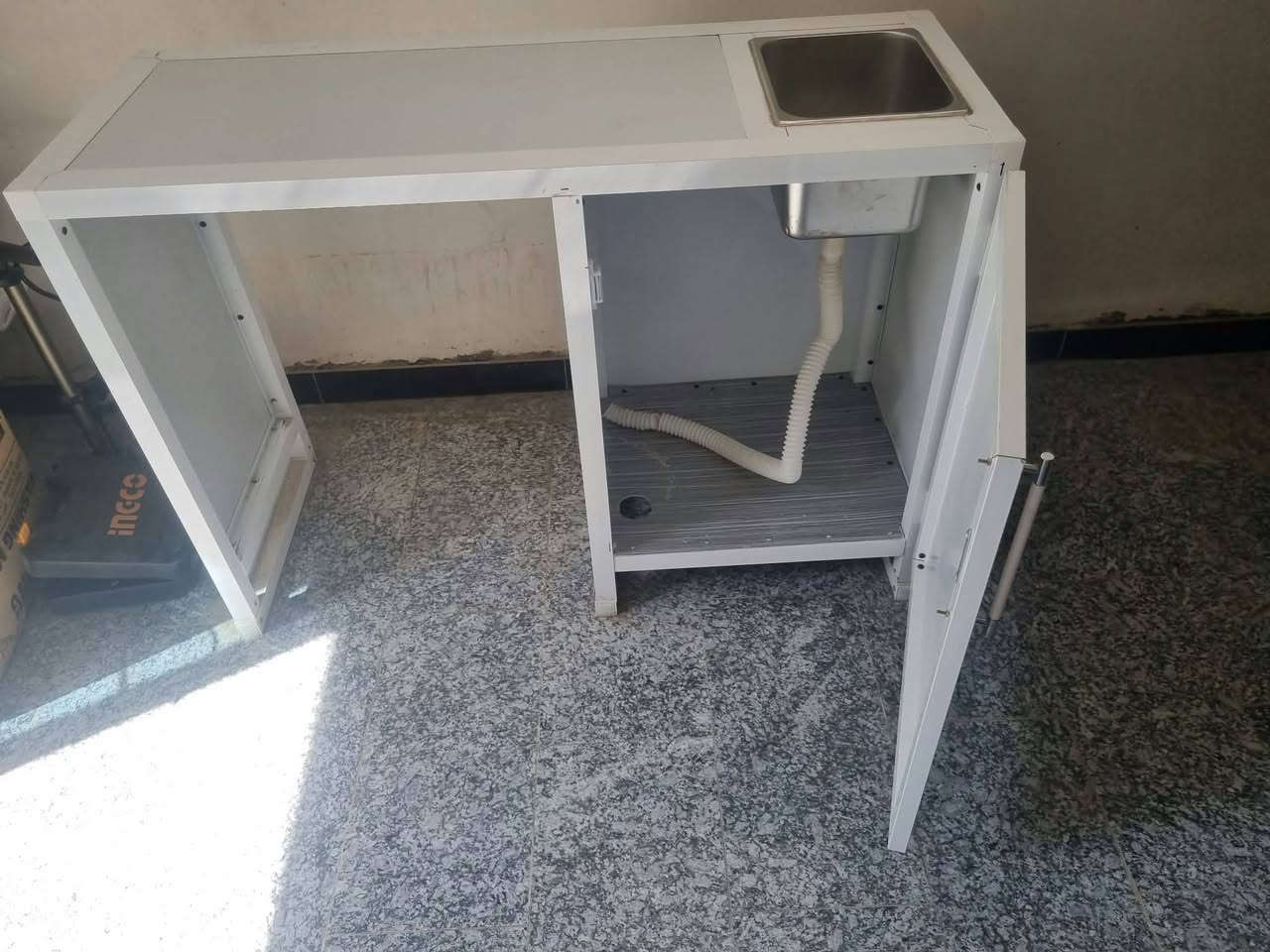 سنك للبيع جديد غير مستعمل سعر ١٥٠ الف نهائي
***********
