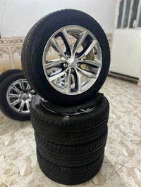للبيع • اكسسوارات