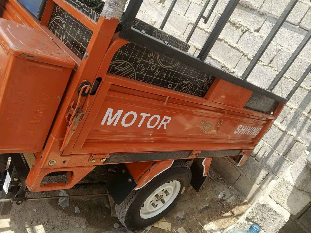السلام عليكم مديل 23 ابلادي كمرك بلال سعر 2600 بيها مجال واساب *********** ما زنجر متوفر
