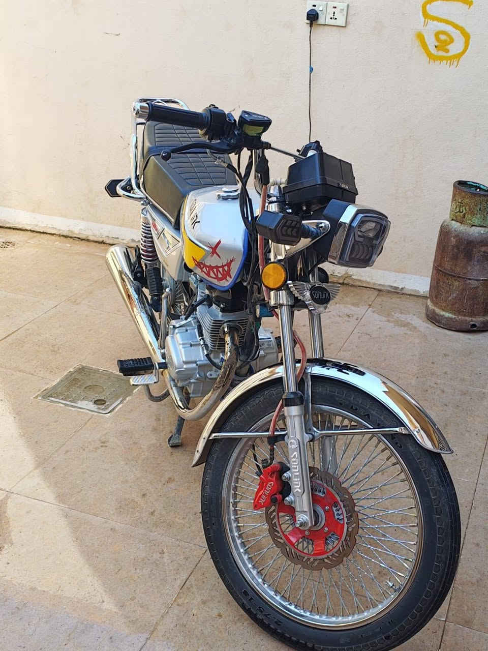 موديل 25 مستخدم 3اشهور  ماشي  25كيلو  سعرها 780  وبي مجال  مكلف بل نشر ***********
