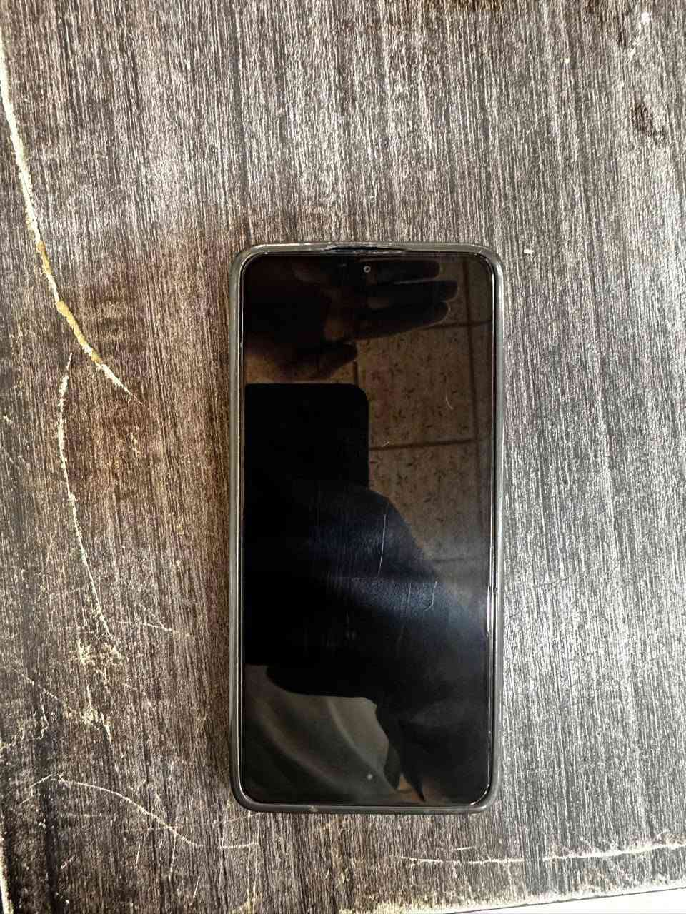 poco x7 pro 5g 
ذاكرة 512 _ داخلية 8+4 
معالج Dimensity 8400 Ultra
بطارية 6000 شحن 90 واط 
الجهاز بوضع الوكالة لا مفتوح لا ملعوب بيه لا شخط لا ضربة جديد 
مكاني كربلاء الحي العسكري
***********
