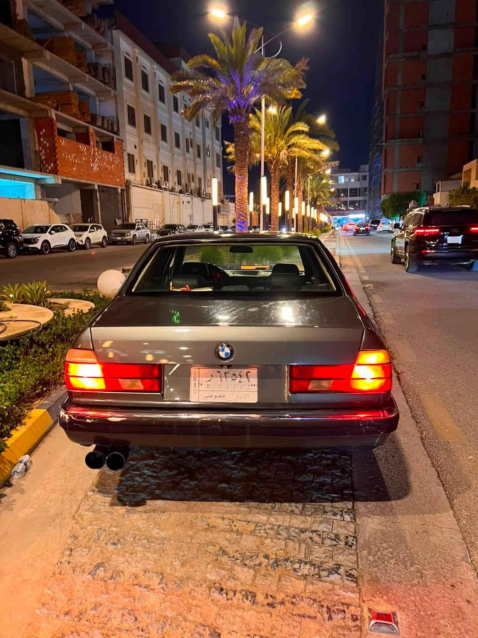 للبيع BMW 1990 🔥بدون حادث 
مصبوغه عام للجماليه وصبغ مرتب 
السياره غرفتها حلوه 
تبريد يحتاجله صيانه بي ليك 
السعر 45 وبيها مجال

مكان السياره اليرموك 
***********
