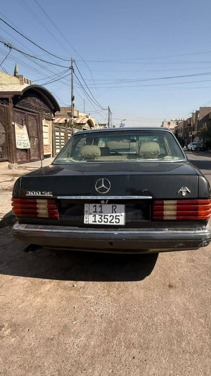اخوان سلام عليكم مارسيدس رئاسي حجم 300SEL  موديل 1986 بغداد انكليزي بأسمي سنويه وهزه جدد سياره عل البلاد مكينتها وكير خيرمن الله تبربد ثلج صدر امامي خلفي جديد تخم تاير جاهزه للأخير ربع ماعايزه تراي صاروخ  رش عام جماليه ماببها اي ضرر ولاخياس ولاضربه قواعد كلهن سليمات السعر43 وببها مجاال شي بسيط  بغداد االعبيدي  واتساب ***********
