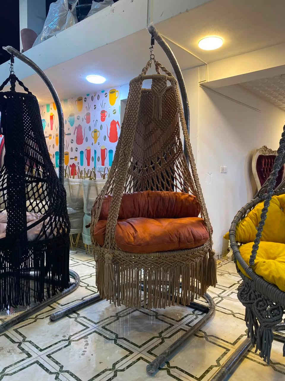 مراجيح حريم السلطان رجعت توفرت من جديد بسعر 🟡🟡١٣٥ الف 🟡 فقط 
هيكل حديد ✔️تتحمل وزن ثقيل ✔️انتاج شركة🔥
البيع جملة ومفرد ◻️
يتوفر توصيل بغداد ومحافظات 🔥
العنوان :بغداد -المحمودية -حي الموظفين قرب تانكي 
للاستفسار ***********بي واتس اب ☎️
