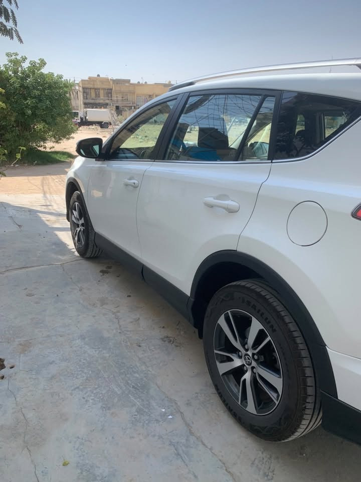 السلام عليكم راف فور XLE    ٢٠١٨ مكانها كربلاء والمواصفات المعروفه وكل شي موضح بالصور كير ومحرك وشاصي مكفول تايرات وباتري جديد سعر البيع ١٦٥ مراوس ايضاً بموديل احدث وجاهز للفرق رقم الموبايل ***********
