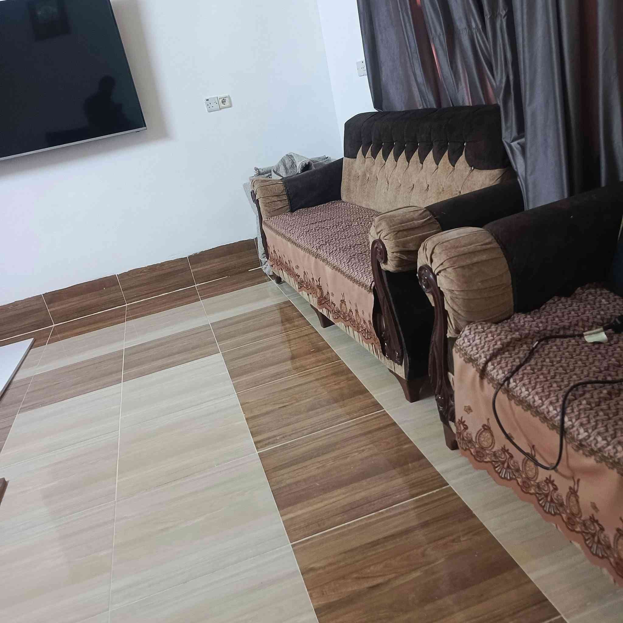 تخم قنفات 5 قطع بدون عيب
سعرها 250 بي مجال لطيبين 

*********** واتساب

***********
