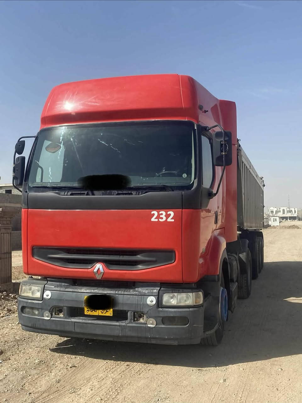 اسلام عليكم رينو موديل 2003
گير عادي حجم 385 تاقم تايةي تازةية 
جةگي تازةية ئةو گلابةيةي لةسةر رةپتة
***********
ڤايبةر +واتساب
