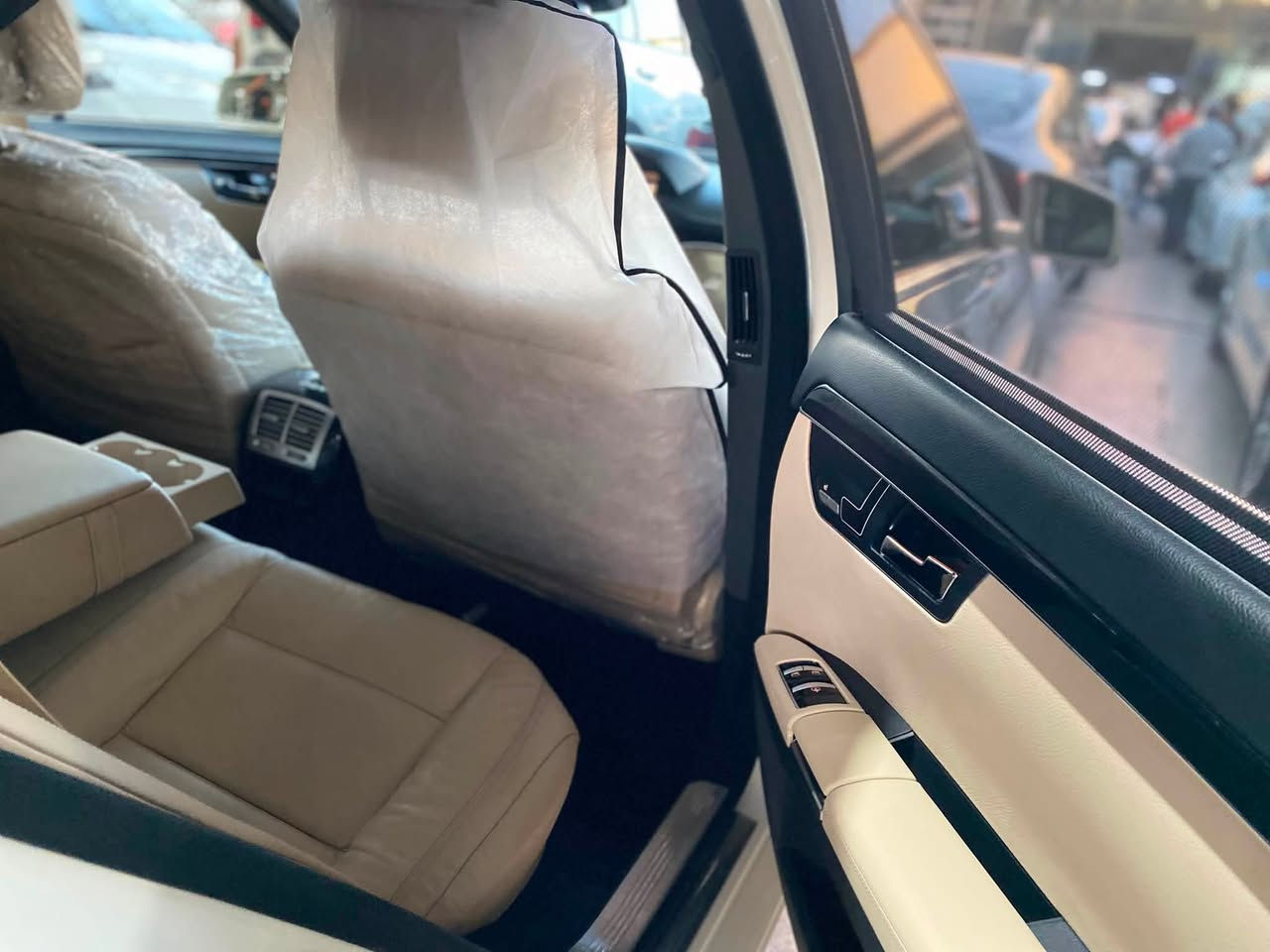 مارسيدس بينز موديل 2010🎉  سياره مكفول كفاله عام 📦
مواصفات سياره معروف S500 ✈️ V8 فول مواصفات محرك گير بشرت مامفتوح 📦 سياره بسمى تريد وكاله تريد تحويل نفس يوم سعر قمبله 😳🔥( 215 )ورقه بيها مجال 🔥🔥 مكان سياره اربيل 
***********
***********
واتساب مفتوح
