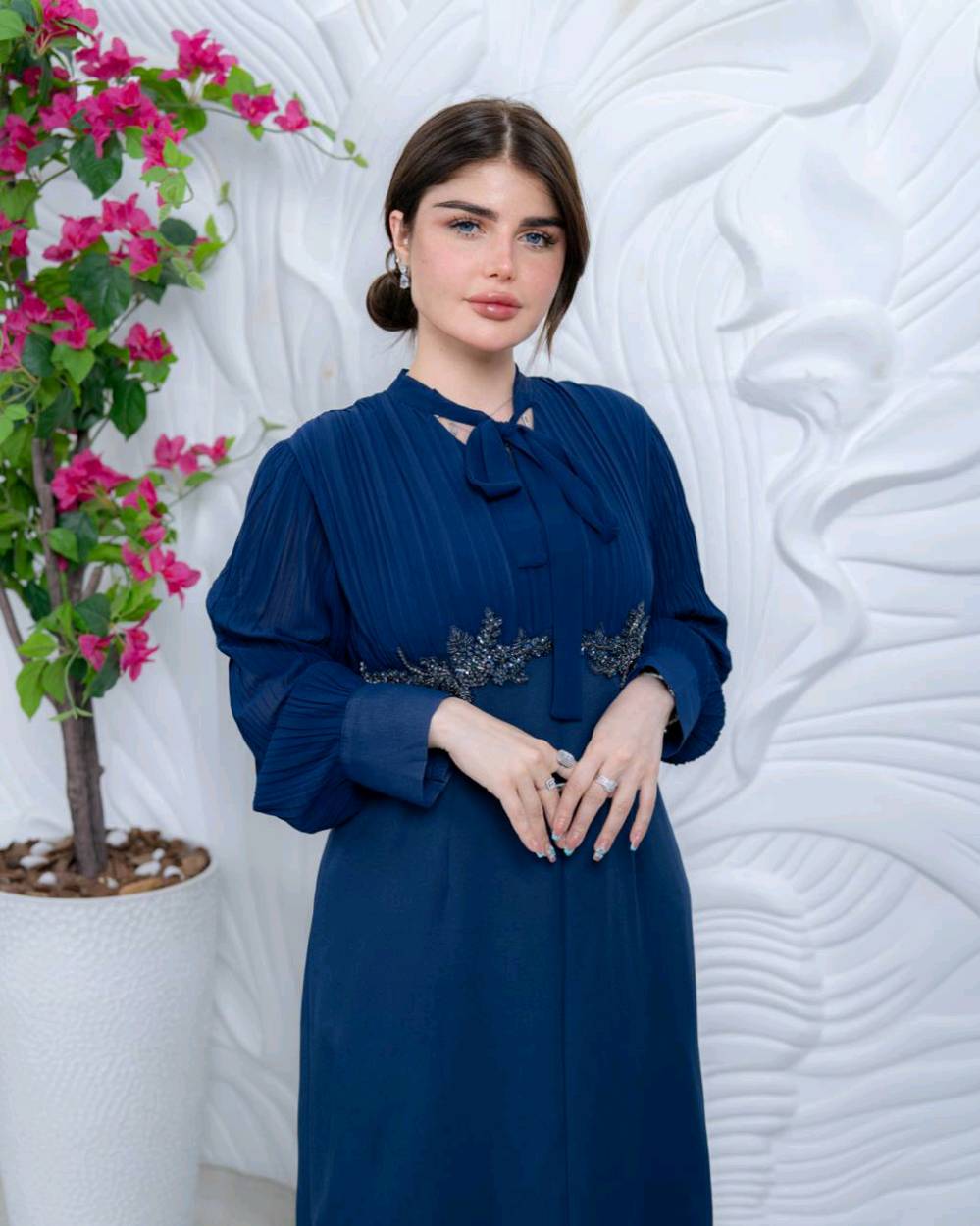 🪄الشغل يدوي مع سليكون حراري 🪡🧵
🎗️فستان كريب مع شيفون الاصلي💯

🎗️قياساتـه :-من وزن 60 الى وزن120
🎨🎨 الألوان :-
←أسود
←نيلي
←ماروني
←زيتوني
←فستقي
←أوف وايت

💸السعر :- 55 مع التوصيل ✅🚚