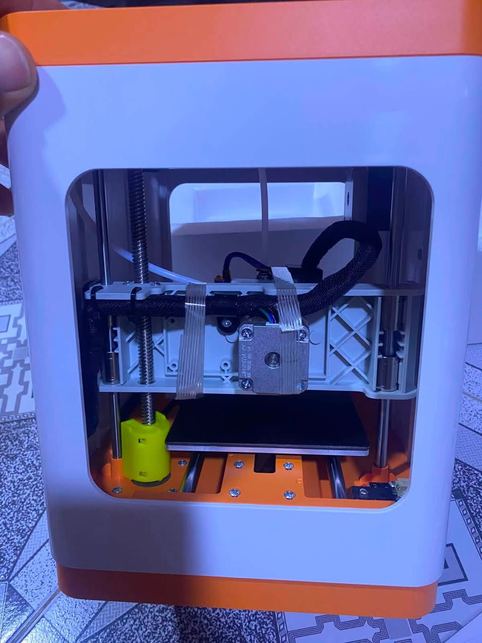طابعة مجسمات 3D V10للبيع جديد بالكارتون 
***********
