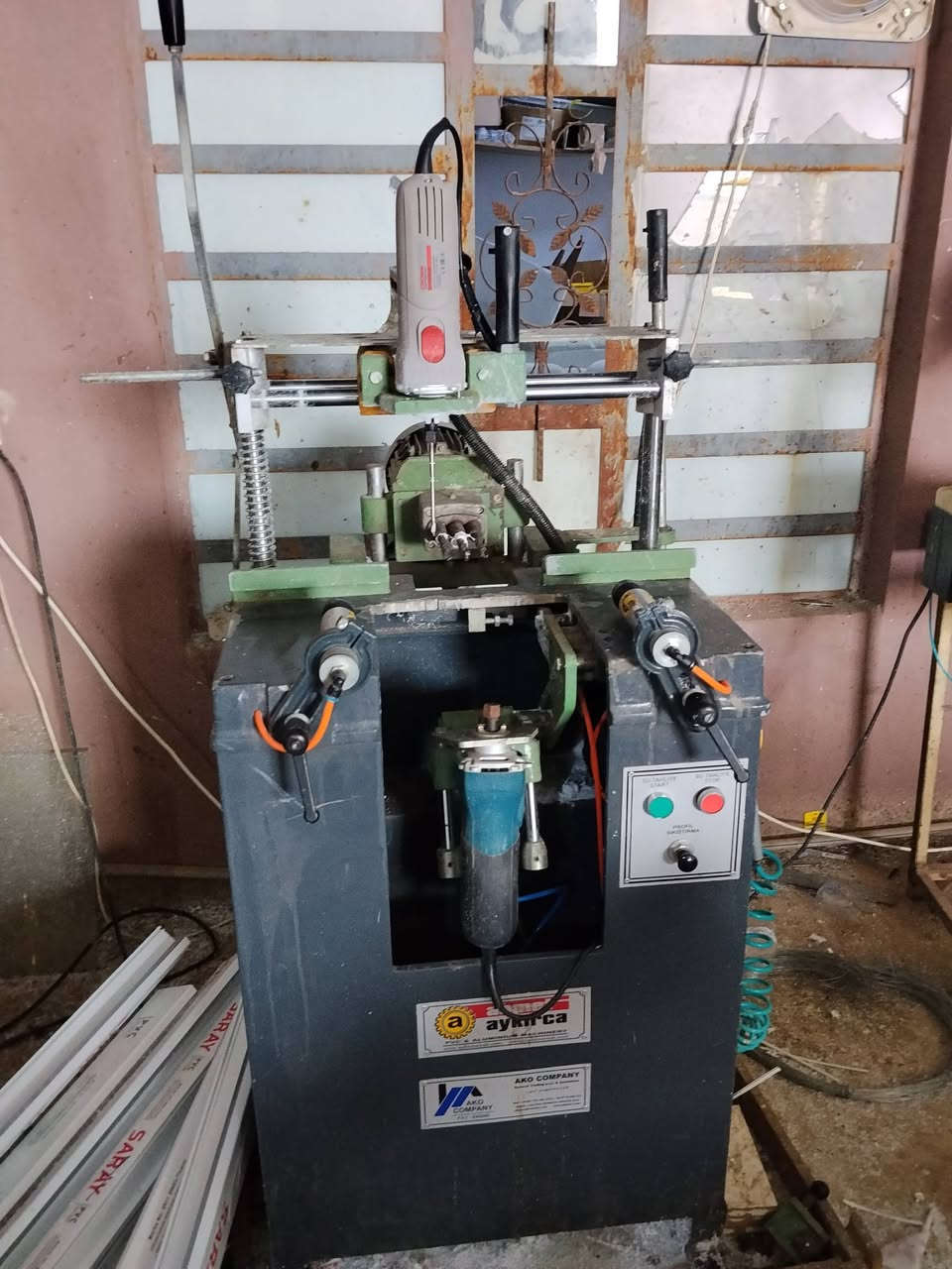 معمل نوع احمدي سنكل فيز 5 قطع عنوان كركوك  حي صناعي جديد ***********
