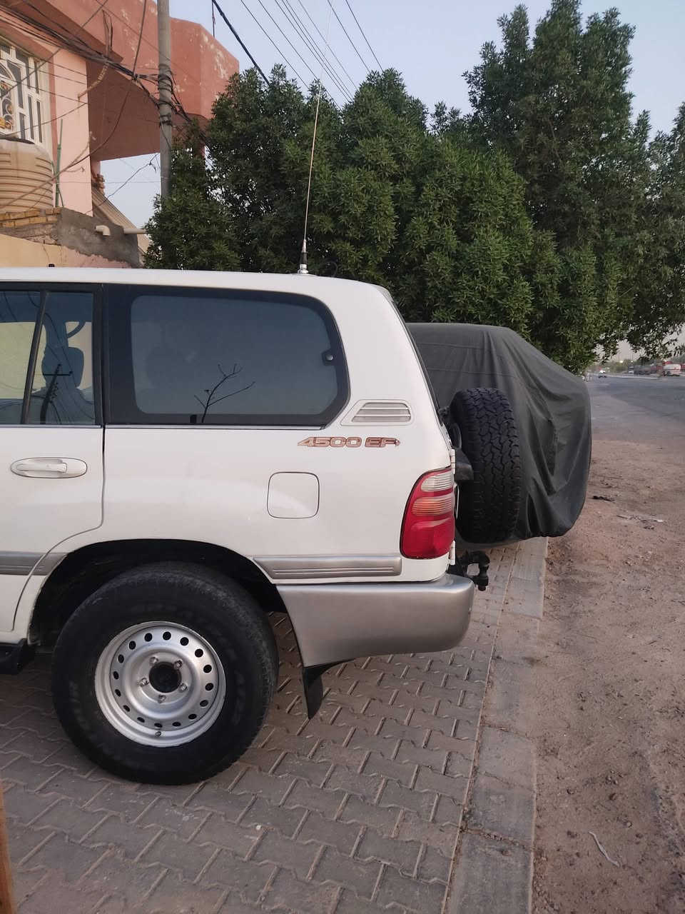 ماشاء الله..تبارك الرحمن 🏅السعر 130 وبيها مجال 
مداور ثاني يوم دك حاسبه وين مايعجبك 
رقم سليمانيه سياره جاهزه 
مكانها النجف الاشرف::***********
وبالخدمه
