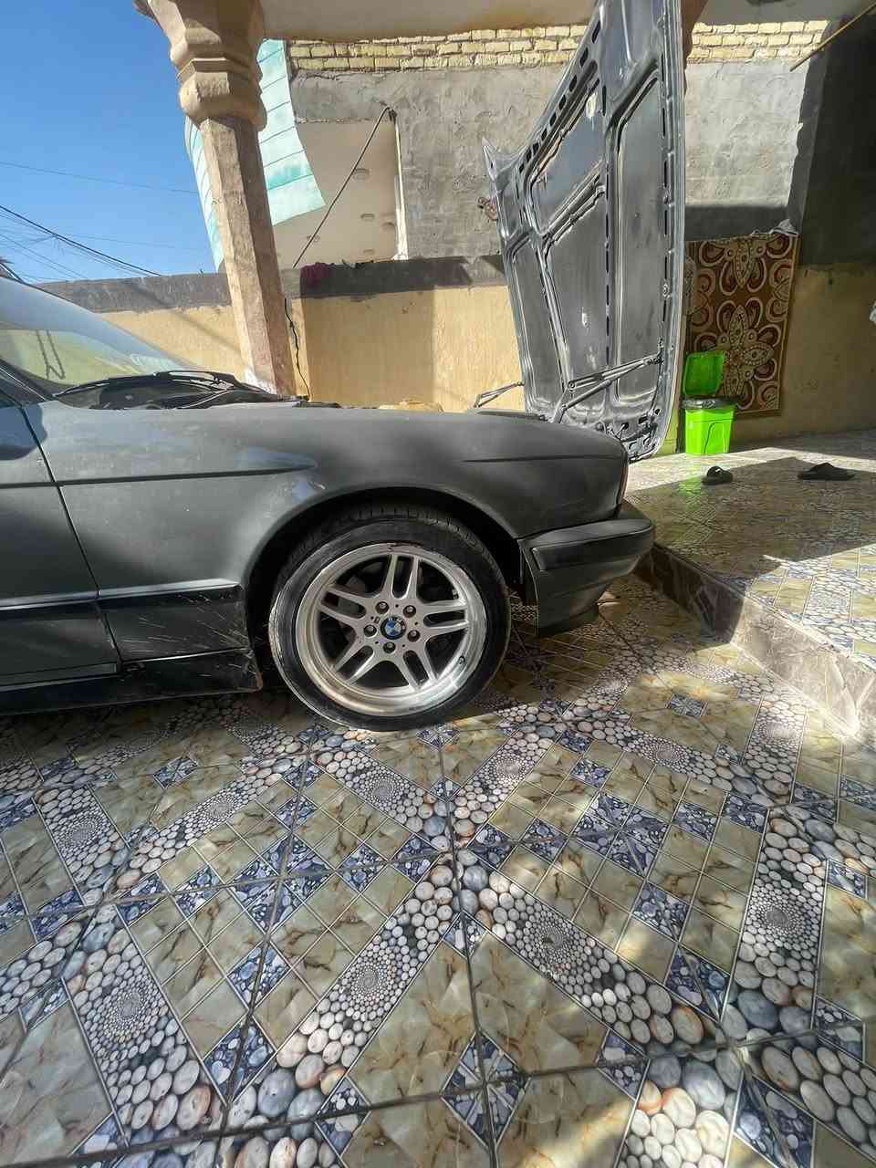 السلام عليكم للبيع اواامراوس تخم ويل M17بي واحد مصلح تاير نص عمر فطر زغير فقط مكاني بابل جبلة ***********
