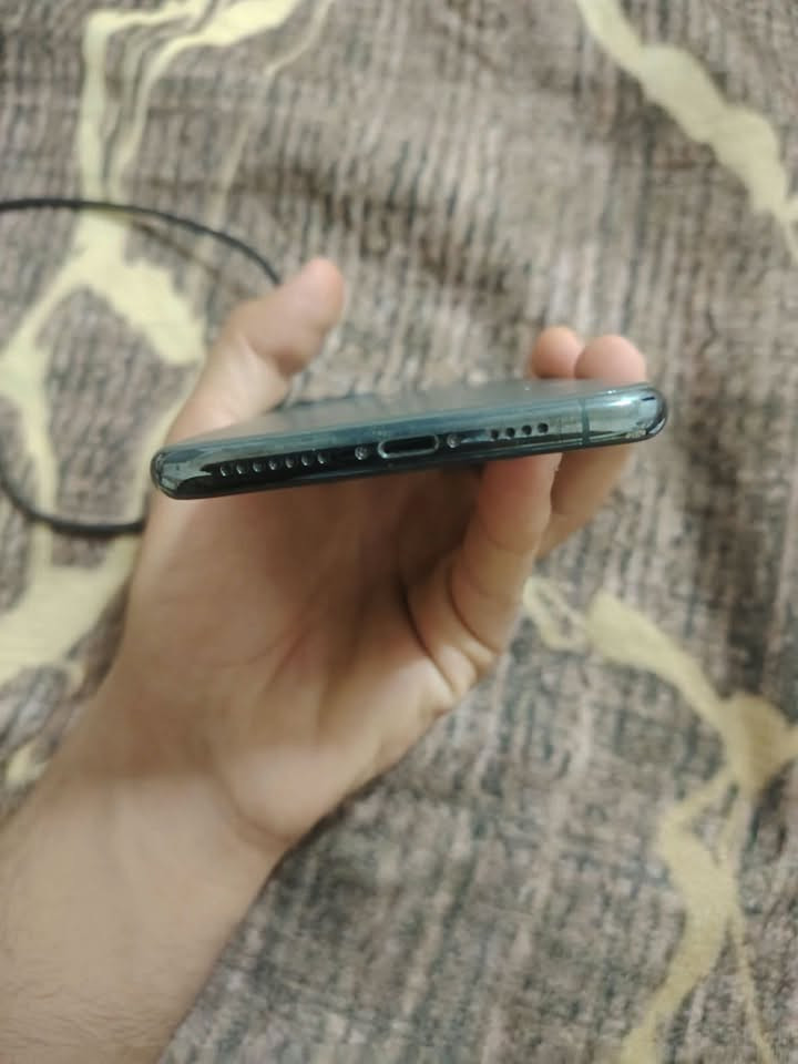 11 برو ماكس جهاز نظيف كلش ما مفتوح ولا مره جهاز كله بلاد بطاريه 85 مراوس عادي يرهم ذاكره 256 جهاز افحص وين ما يعجبك
مراوس ايش عندك تعال واتساب وبيع هم يرهم***********
