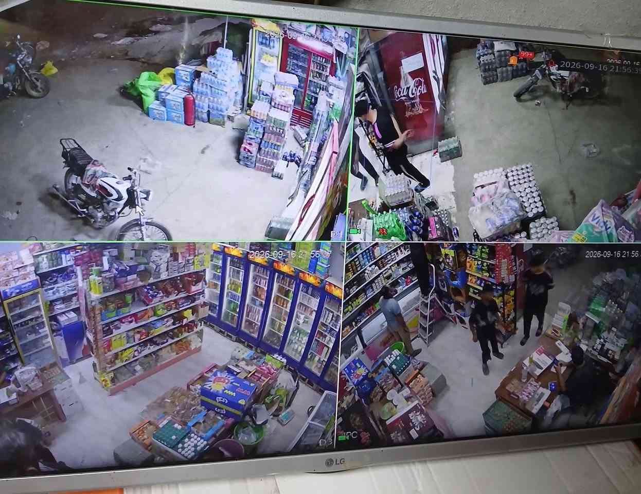 بفضل الله تم تنصيب 4 كامرات شركة دهوا الاصلي  نوع آيبي 5 ميغا تعمل بجودة عالية في محل اسواق الشريفي في مفرق سدة الهندية بفضل الله 
نعمل ع تنصيب وتجهيز كافة انواع الكامرات بدقة واتقان وامانه وتنصيب الاصحن وضبط الاشاره وتثبيت الشاشات ع الحائط وترتيب القنوات توجد عروض ع الكامرات *********** للاستفسار الاتصاال او واتساب فقط🤍

نص مكتوب في الصور:
- 2026-09-16 21:56:57 2026-09-16 21:56:57 2026-09-16 21:56:57
