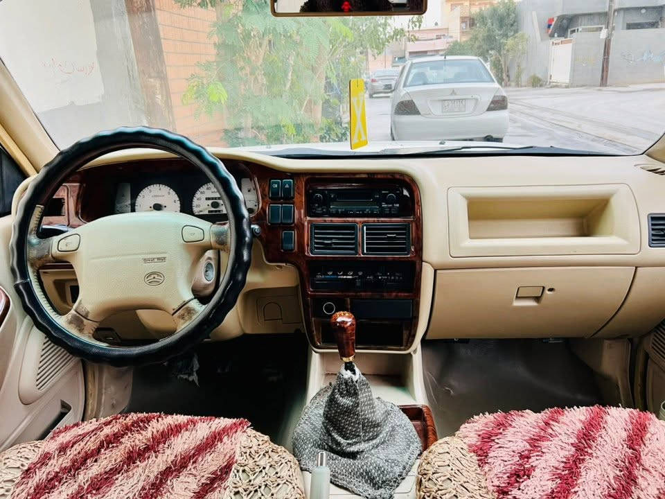 پیکابی سۆلان (سایلۆر)ـی مۆدێل ٢٠٠٥ بۆ فرۆشتن.

سەیارەکە تا بڵێی پاکە و گێڕو مەکینەی بەشەرت
تەبریدی فولە و بێ کێشەیە، تەقە و ڕەقەی نییە
چوار تایەی نوێی لەسەر دانراوە و سەیارەکە ئەزێت نەدراوە و شوێن دەعامی نییە و هیلاک نییە، تەنها بۆ ناوشار بەکارهاتووە

شوێن: کەلار، قەزای ڕزگاری

بۆ زانینی نرخ بە نامە وەڵام ئەدرێیتەوە
***********
