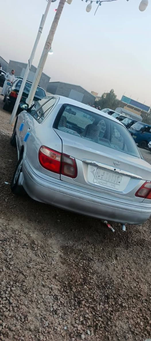 سلام عليكم
نيسان سني للبيع 
موديل 2000 
محرك اسود 
كير اوتوماتيك 
جاهزه سياره 
بيها كم قطعه صبغ ابيع حزام 
سعر 58 وبيها مجال 
عنواني الرمادي 
ه‍ـ ***********
