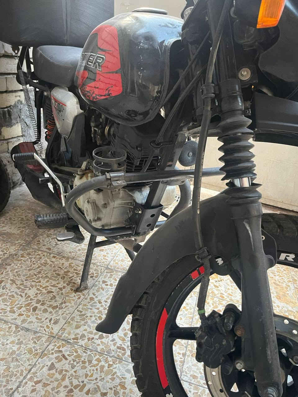 بوكسر 23 سعرها 1150مال استعجال بيها شي بسيط كلش 
دراجة تخبل اوراق اصلية شرط الترقيم عنواني بغداد الخطيب للاتصال 
*********** بغداد, العراق
