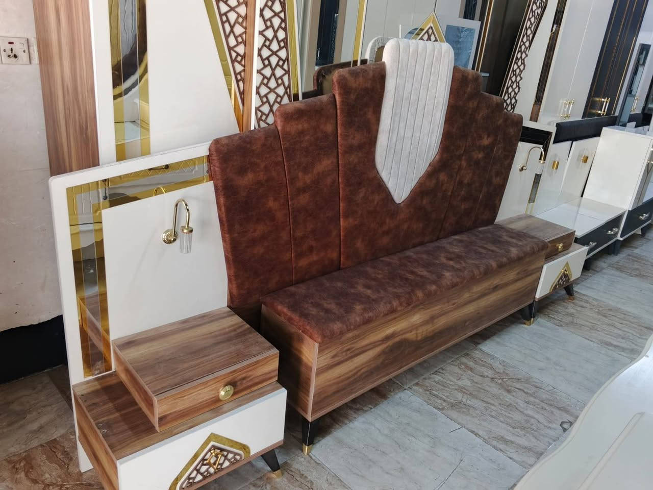 غرفه للبيع سعر ٥٥٠ بيها مجال شراي تعال خاص عنوان كركوك
العنده غراض للبيع راسلوني *********** او اتصال ع رقم
