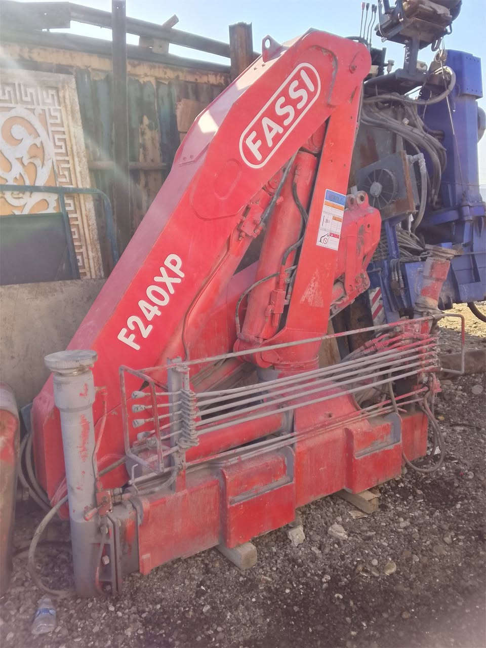 السلام عليكم كرين فاسي 3سلايتات 11طن حجم 240 عادي مو ريمونت رجلين مخالف هيدروليكي كرين عبار شتغل صفحتين للبيع رقم الهاتف ***********
